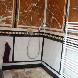 Klassisches Natursteinbad Versailles