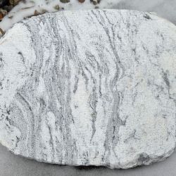 Viskont White gestockt und Seiten bossiert